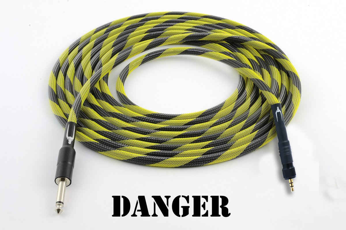 UroCables's tweet photo. Si lo tuyo no son los cables, no hay problema. Tenemos los cables para los que no los usan. Para sistemas inalámbricos con conectores jack de 6.35mm y/o conectores minijack de 3.5mm. 
Disponible en los 9 colores característicos de la marca.
En nuestra web https://t.co/Dkg0l3leg7 https://t.co/fNCzo1GbQ0
