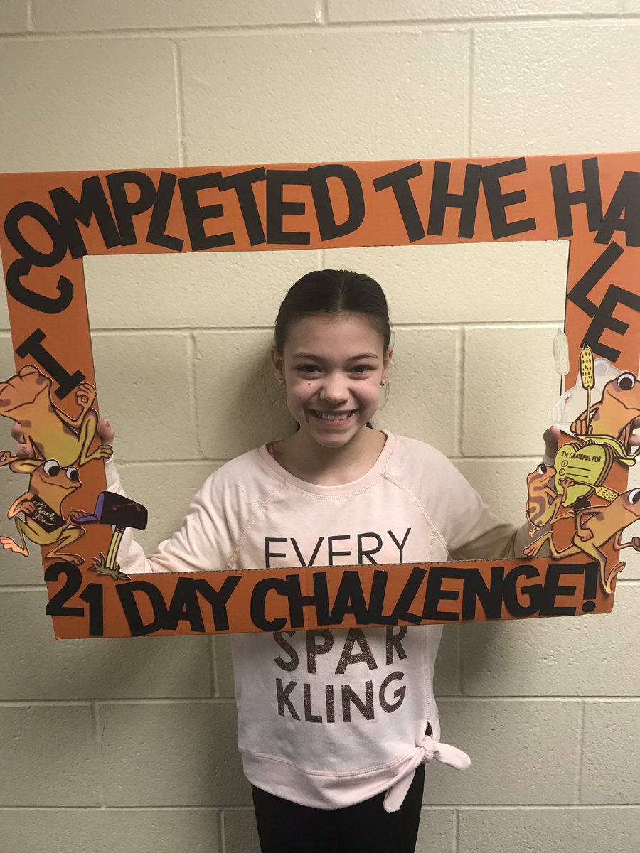 BouchardMrs's tweet photo. Shout out to these 4 for completing every single day of the 21 Day Challenge!  Way to change your mindset to focus on HaPpInEsS.  #halepackstrong #weare54 #21daychallenge https://t.co/uT0m4xntVH