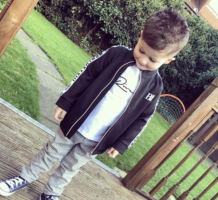 LauraRichmond14's tweet photo. biased but he’s gorgeous!!!#ImWearingRI #miniboys 🙅🏼♂️🛍 https://t.co/ys9UEAopBH