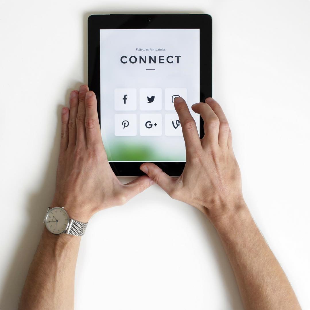 UKWebDesign_'s tweet photo. Are you connected with your audience? Less SELL, and more educational content wins customers love.⠀#webdesigns #branding #contentmarketing #onlinemarketing #blogging #socialmedia #seo #onlinemarketing #smm https://t.co/UTzu4sGzYy