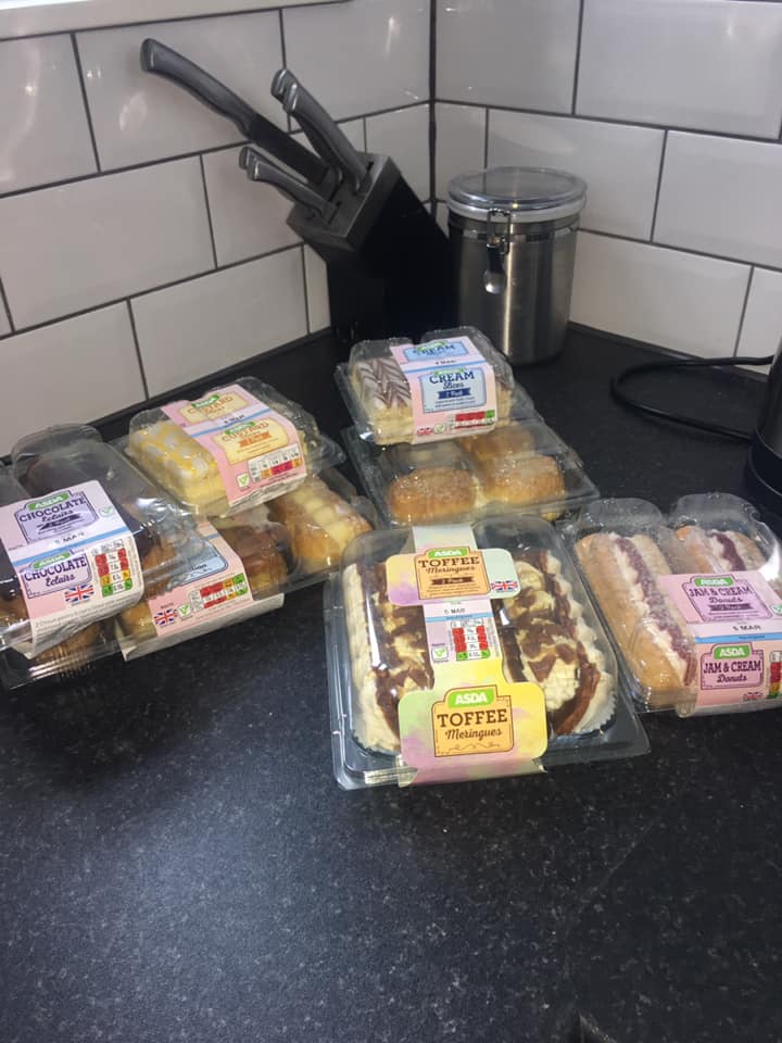 CruzProperty's tweet image. When its a Monday and a tenant brings these into the office as a token of their appreciation #Cruz #PropertyManagement #appreciationpost #cakes