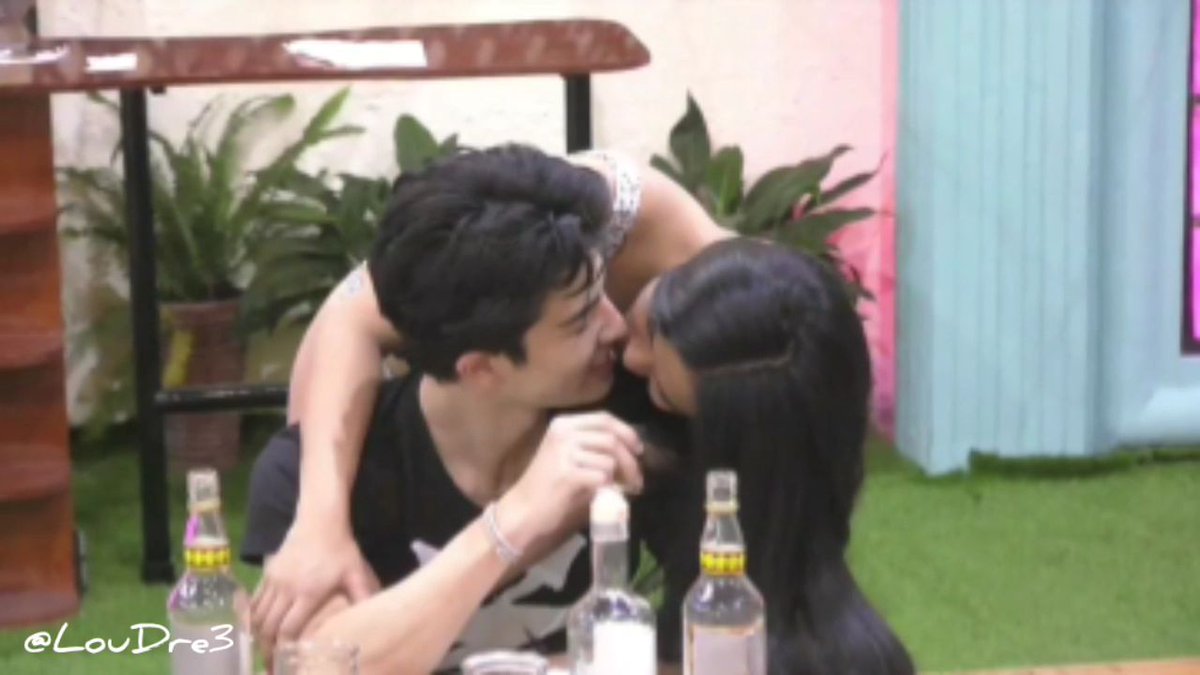 LOUDRE_SPIKERS's tweet photo. Fighting LouDre's!!! Watch natin full episode mamaya para malaman natin ano talaga totoo. Kapit lang!!

#PBB8TheKiss https://t.co/UIP3O23AUl