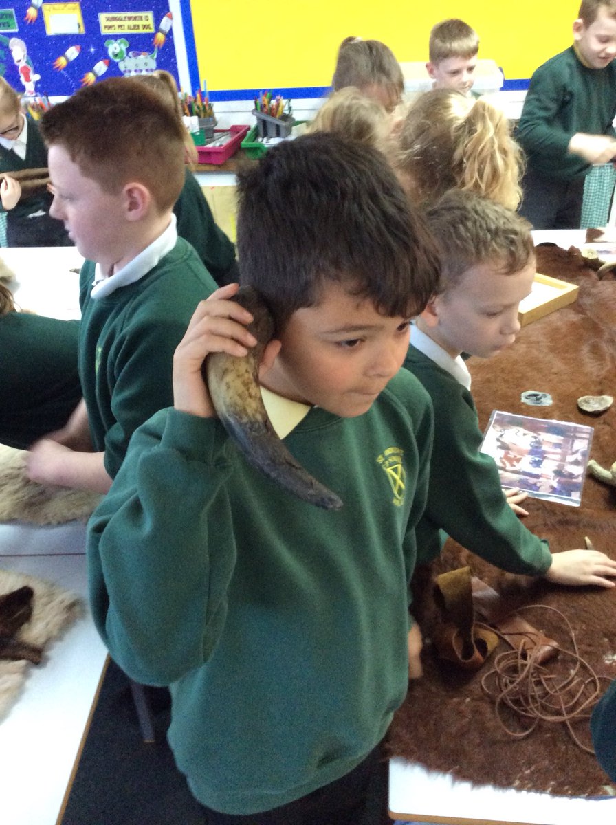 KirkEllaPrimary's tweet photo. We have also had a great time learning about the different tools people used back then and the clothes they used to wear @barneythedragon #RealHistoryAlive https://t.co/mToZ34m8dw