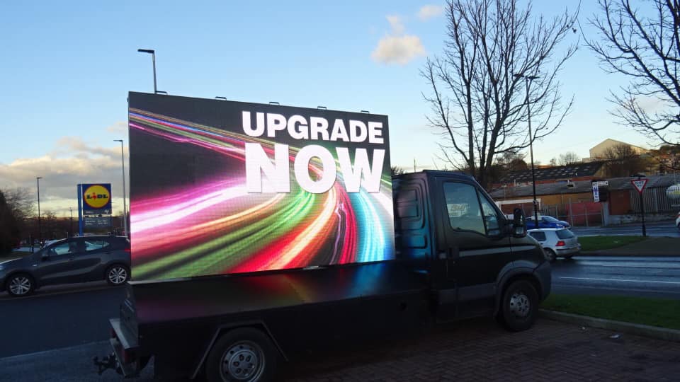 superfastSY's tweet photo. Wondering if you can get #UltrafastFibre? Spot our #advan in your area and your postcode may be eligible!
Just a hint.. it's out in #Barnsley today!
To double check visit > https://t.co/2AvSCon2yI
#FibreBroadband #Barnsley #SFSY https://t.co/VEzDRZApOT