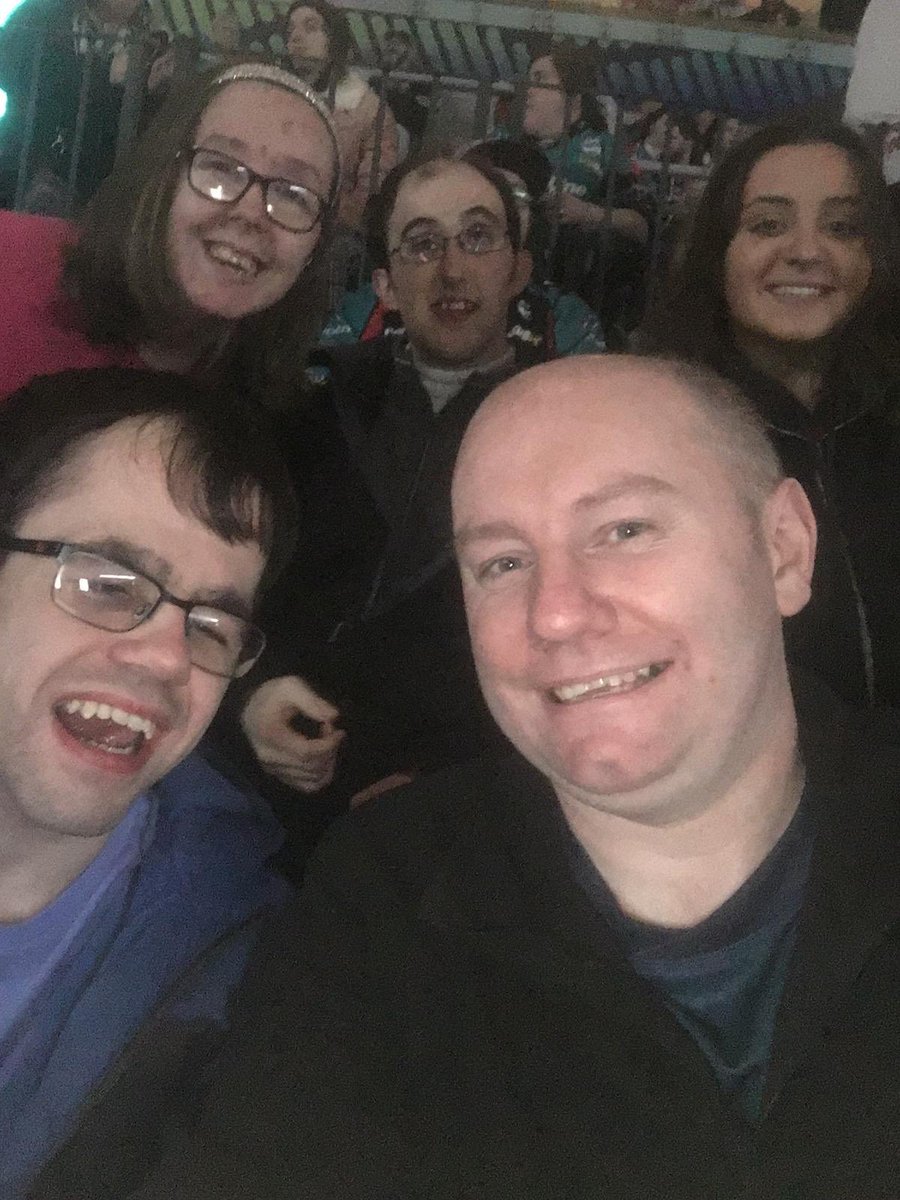 AutonomieInfo's tweet photo. On Friday 22 February our #Freedom2Chooseprog gang enjoyed a super night out watching #BelfastGiants v #TheCardiffDevils!
Excitement was huge and the Giants certainly had a noisy set out fans!!
@BelfastGiants won 4-2 which made it a winning night all round. https://t.co/emCBWLGDbu