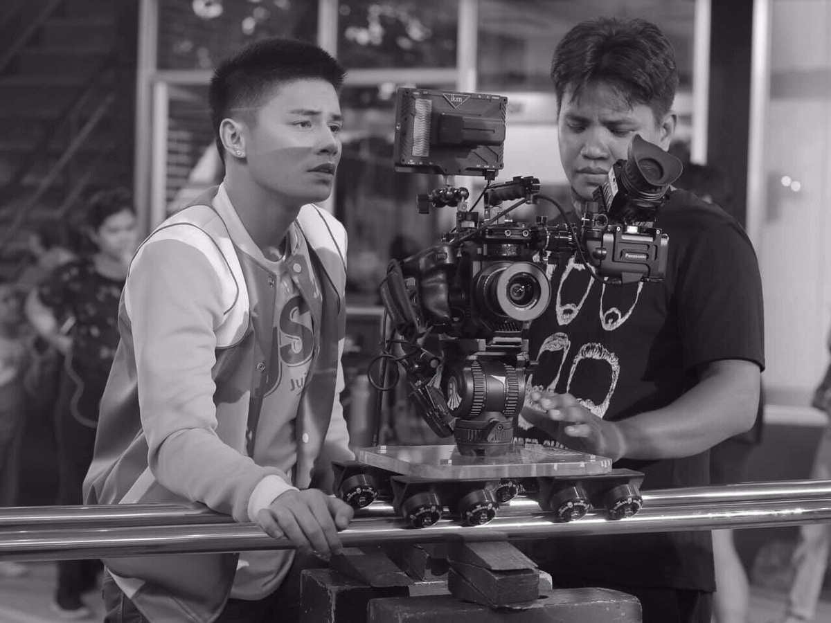 Mae17Hannah's tweet photo. Is this JAMES? Hmm! Kakaexcite!😍😉😀

#TGDBagongSimula
@iamr2alonte | Ronnie Alonte https://t.co/R0tv1NdwXz https://t.co/VAdPKjswiB