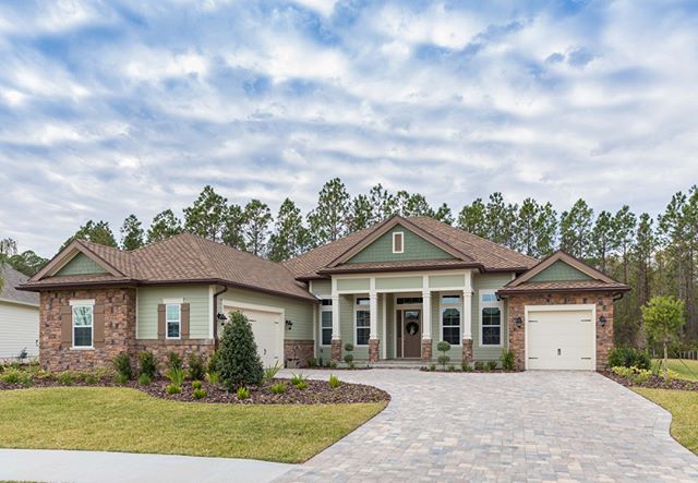 DostieHomes's tweet photo. Vineyard style isn't done enough, in our opinion. It's a home style that is beautiful and has so much charm! ๐๐ก#dostiehomes #vineyard #vineyardstyle #homedesign #architecture #architecturaldetails #dreamhome #nocatee #exteriors #exteriorsofinsta #jacksonville #pontevedra https://t.co/IdQjonJPRe