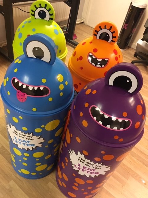 PlasticFurnCo's tweet photo. #MondayMadness
Our monster bins come in a variety of colours and can be tailor made for general waste or recycling!♻
https://t.co/VS1wY9DIC5
#monsterbins #recycledplastic #themebins #litterbins #recycling #binsforschools #schoolbins #indoorbins #outdoorbins #noveltybins https://t.co/wFlWaQsJ1F