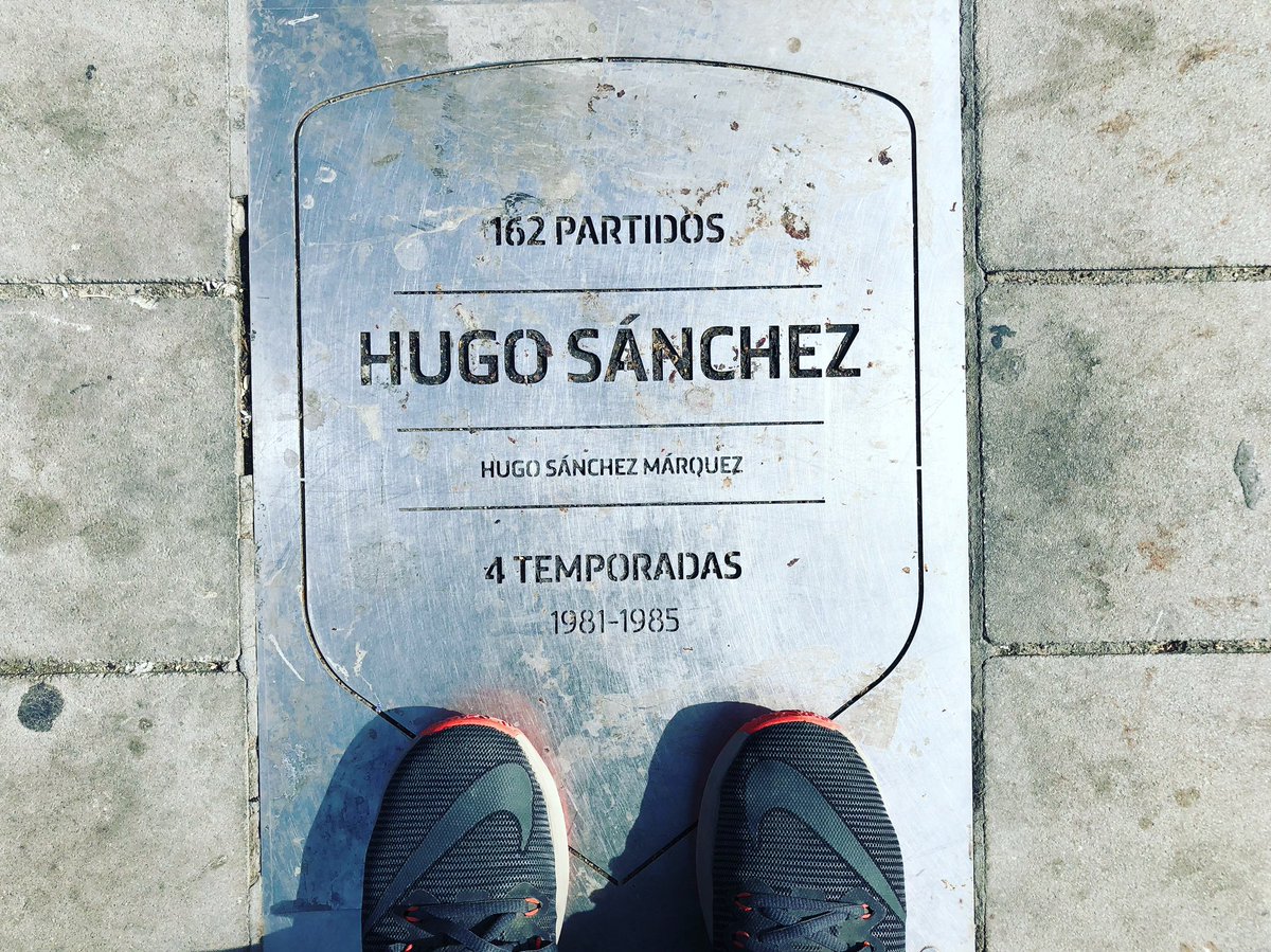 La placa del “Macho” @hugosanchez_9 🇲🇽 @Metropolitano, Madrid 🇪🇸 #DeRolConPats #WandaMetropolitano #Atleti #OsoYMadroño  #HooliganPats @Atleti #RolandoElMundo #Travel #traveler #DeRolConPats #AAUUU #QueGuay #joder #tio #Madrid #España #QuedaMuchoCieloPorVolar #Futbol