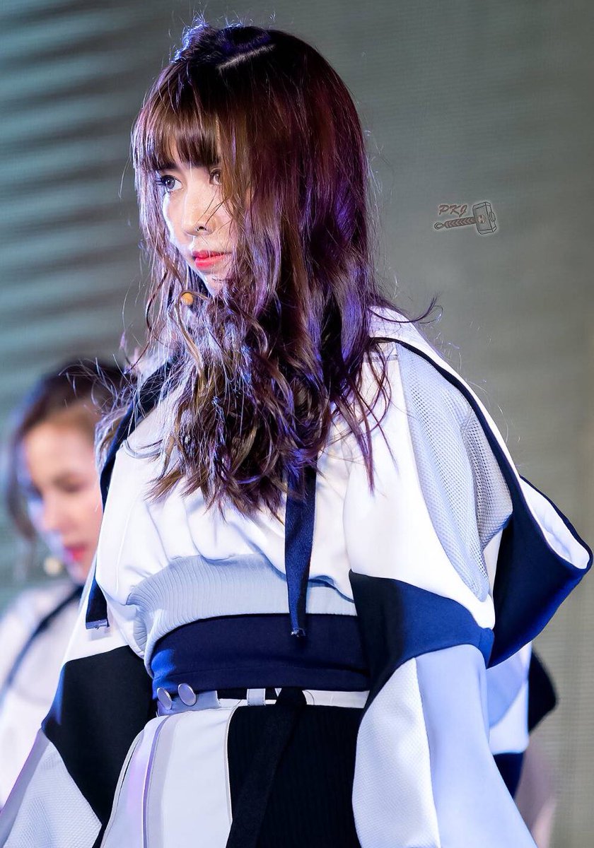 Sukinesis's tweet photo. ใต้คอนแท็กสีเทากับความเกรี้ยวกราดของ #JaneBNK48 ของเค้าาาา กร้าวใจจจจจจจจจจุงงง #BeginerTH #Janevader https://t.co/ZauRwAwW1F