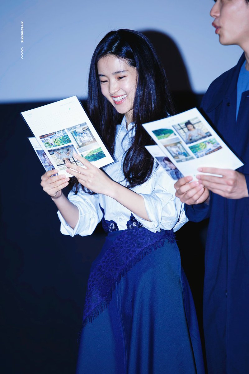 affectionate_tr's tweet photo. 180303 리틀포레스트 롯시 수원 무대인사 #김태리 #태리

https://t.co/joPG8Dkksu
https://t.co/Oet3MJmi3G
https://t.co/3ehNI434wR https://t.co/mq8xhCxbde