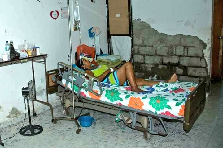 angelamrobledo's tweet photo. Me envían: No es un hospital en África, tampoco en Haití ni en Venezuela; es el Hospital San Francisco de Asís en Quibdó, Chocó.

@IvanDuque, más importante que promover la guerra, es acabar con la miseria en que viven millones de nuestros habitantes, ¡Colombia también existe! https://t.co/Thzuh8vVub