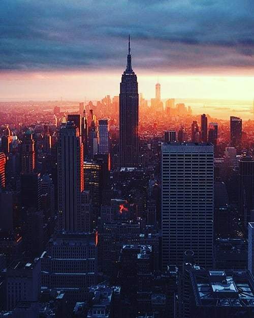 🇺🇸Atardecer en New York City🇺🇸
*
*
*
*
#agameoftones #ig_masterpiece #ig_exquisite #ig_shotz #global_hotshotz #superhubs #main_vision #master_shots #exclusive_shots #hubs_united #jaw_dropping_shotz #worldshotz #theworldshotz #wanderlust #photographyislifee #photographyislife…