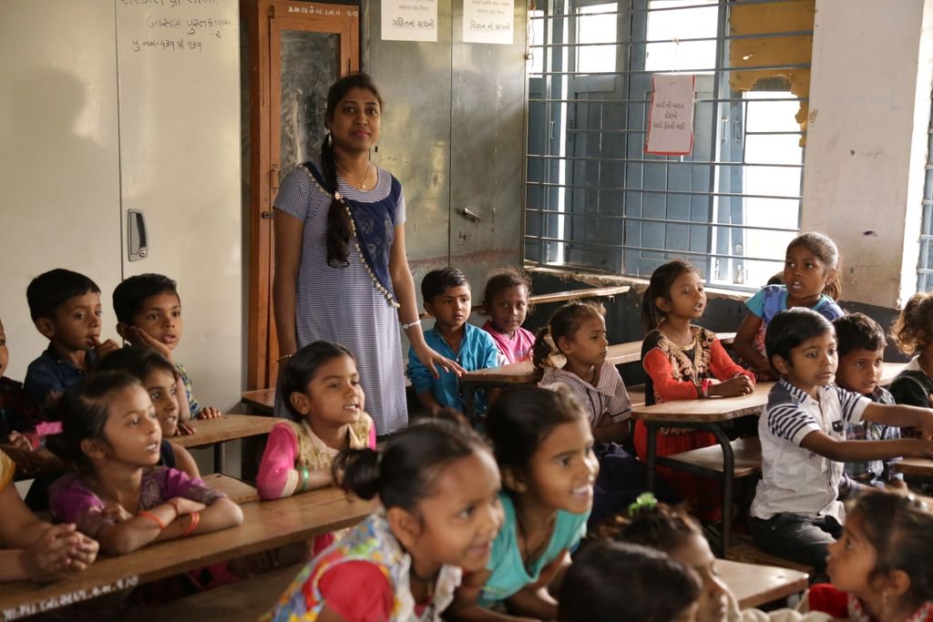 IndiaAFS's tweet photo. AFS Volunteers fixed old computers, installed new applications and taught basic Computer Science to students and educators during the National Community Service Trip 2019.
Gandhinagar, Gujarat| 26th Feb to 2nd March 2019.
#AFSCommunityService2019 #AFSEffect #AFSIndia https://t.co/CnfAlz07KF