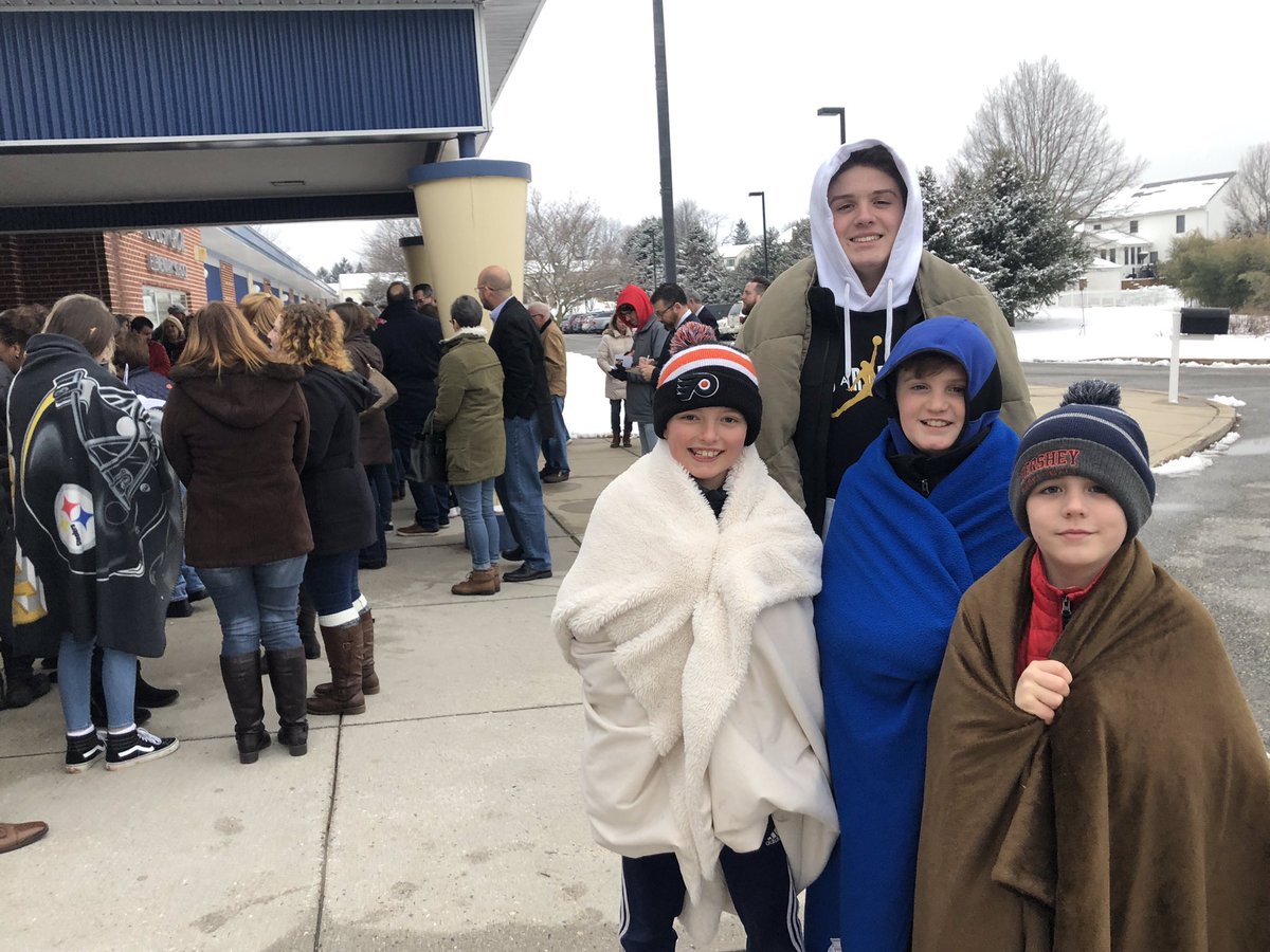 brooksssupdated's tweet photo. A huge thank you to Locust Grove for honoring Brooks! 📚
To family and friends for braving the cold!🥶 https://t.co/2DmPk5tSAH