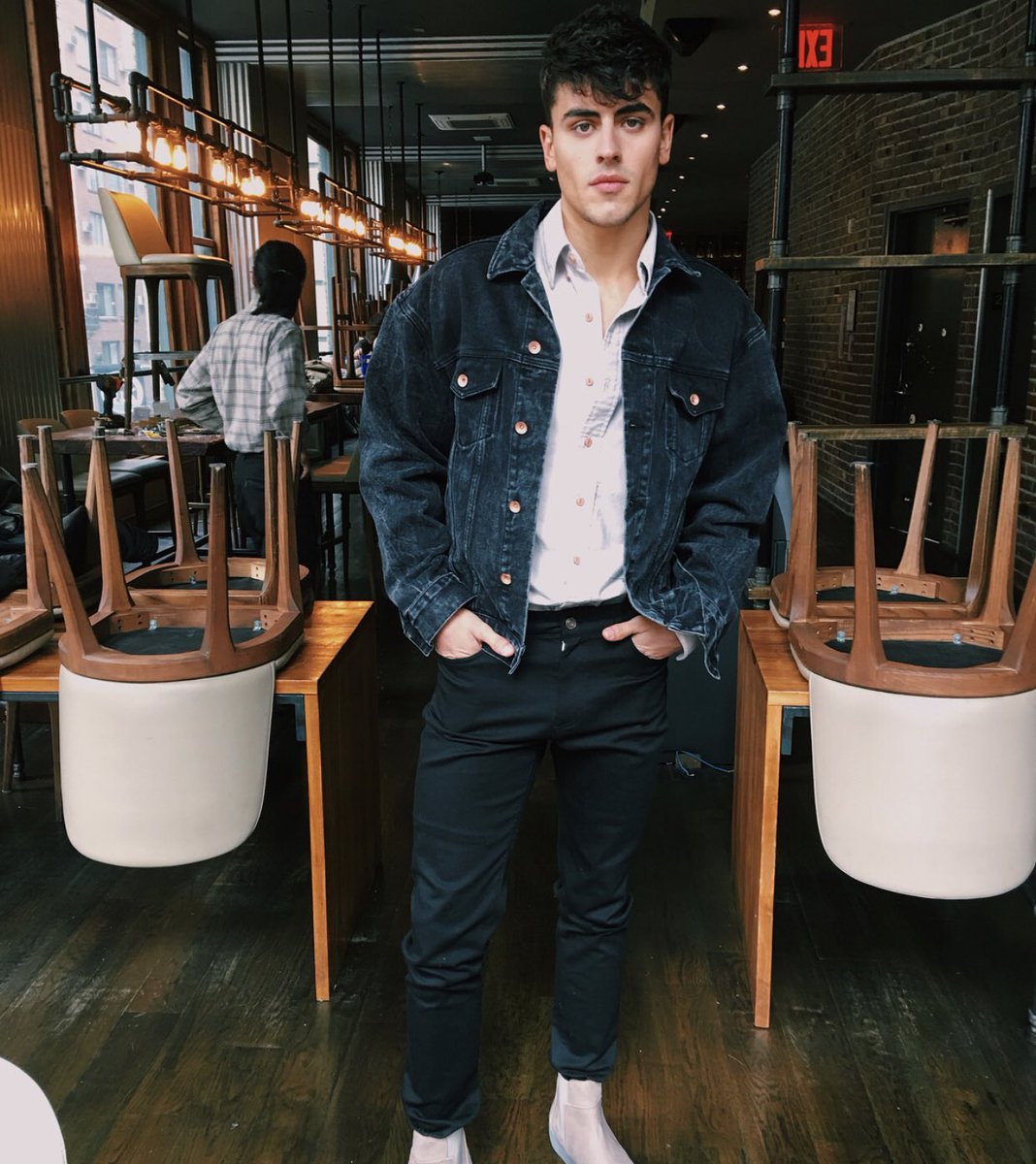 JackGrlty's tweet photo. 𝕭𝖔𝖚𝖑𝖊𝖛𝖆𝖗𝖉 
                   𝖔𝖋 
                        𝖇𝖗𝖔𝖐𝖊𝖓 
                                     𝖉𝖗𝖊𝖆𝖒𝖘 
                           ¥ https://t.co/m91NlYDgiV