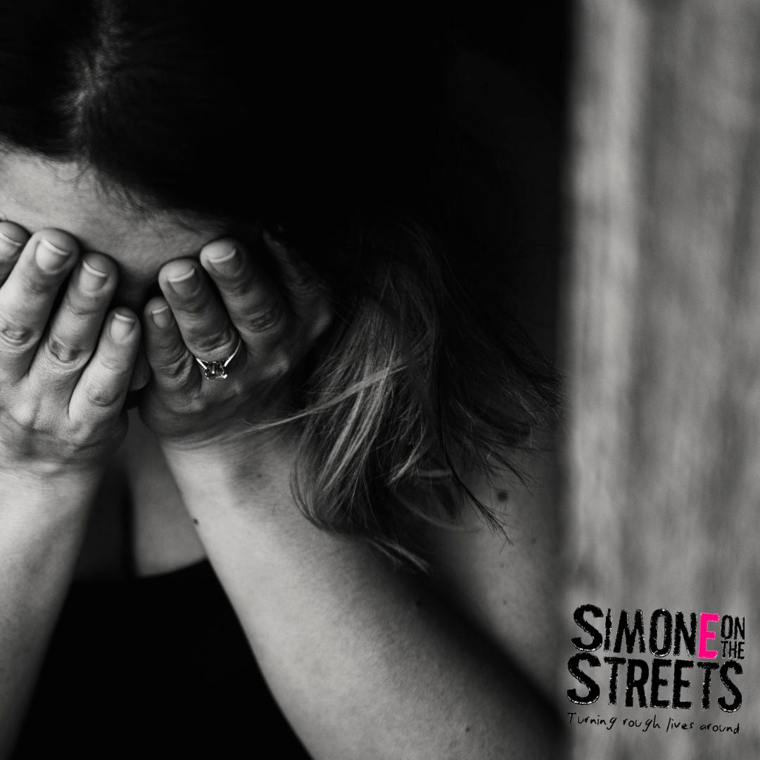 simonotstreets's tweet photo. Many women who are homeless have experienced violence or abuse from a partner or family member. Research by St Mungos found that over half of homeless women interviewed had experienced domestic abuse, whilst 41% had suffered violence or abuse as a child.
#Simoneonthestreets https://t.co/0sSsNNTPRO