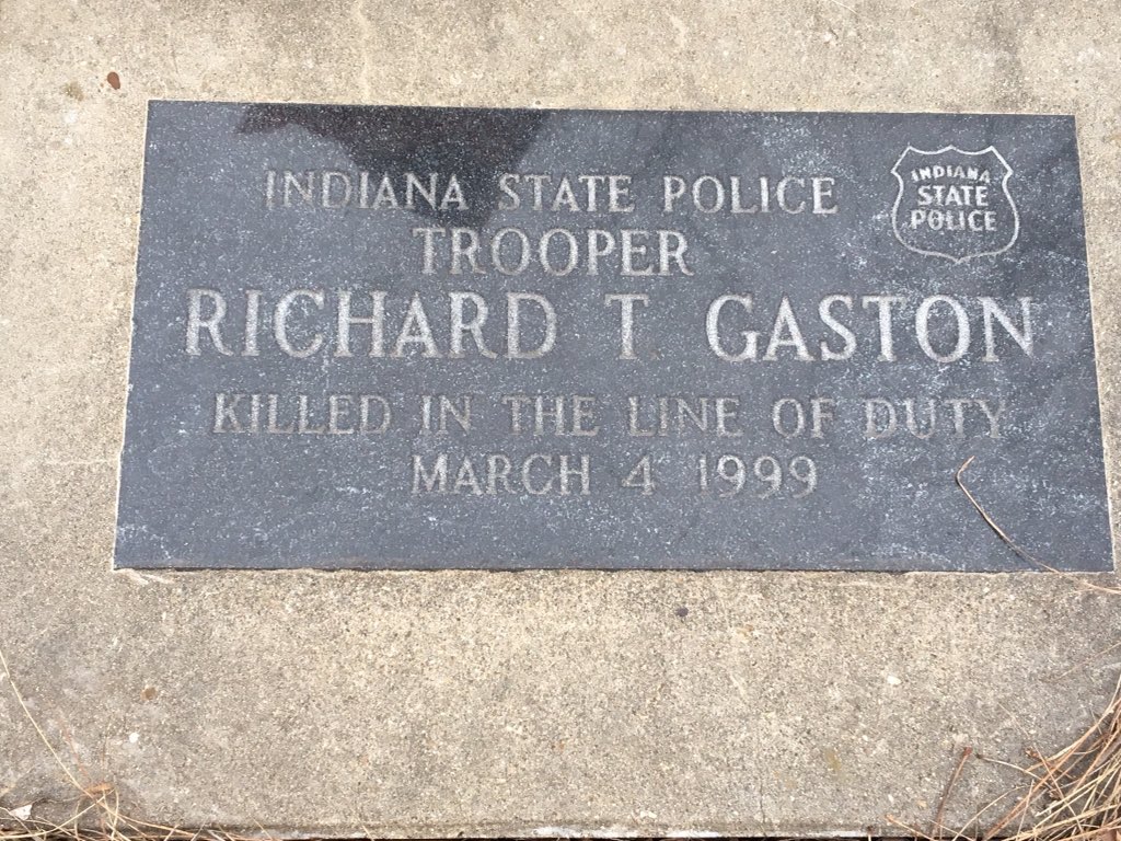 ISPBremen's tweet photo. 20 years ago @IndStatePolice lost Trooper Richard Gaston when his patrol car and the vehicle he had stopped were hit by a semi on the Toll Road. An 11yr old and his grandfather were also killed. Trooper Kaizer and 2 others were injured. #NeverForget #MoveOver https://t.co/Ol7oZhGUV3