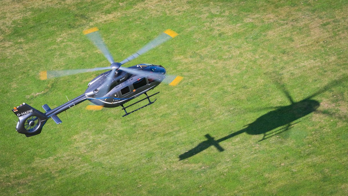 AirbusHeli's tweet photo. Join us at Heli-Expo 2019 in Atlanta to discover a new version of our best-selling #H145 light twin-engine! 🆕🚁#HaiExpo19 #NewH145 #Hgeneration #FiveBladeRotor
https://t.co/97hqFrnTSG https://t.co/3f6dUOze0e