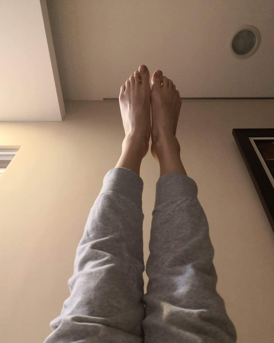 sarahchangwushu's tweet image. Look at your feet and see how far you've come and then keep going. #MotivationMonday #keepgoing #walktosuccess #sarahchang #mommaisthenewsexy #mondayquotes #mondaymotivation #motivationalquotes #successmindset