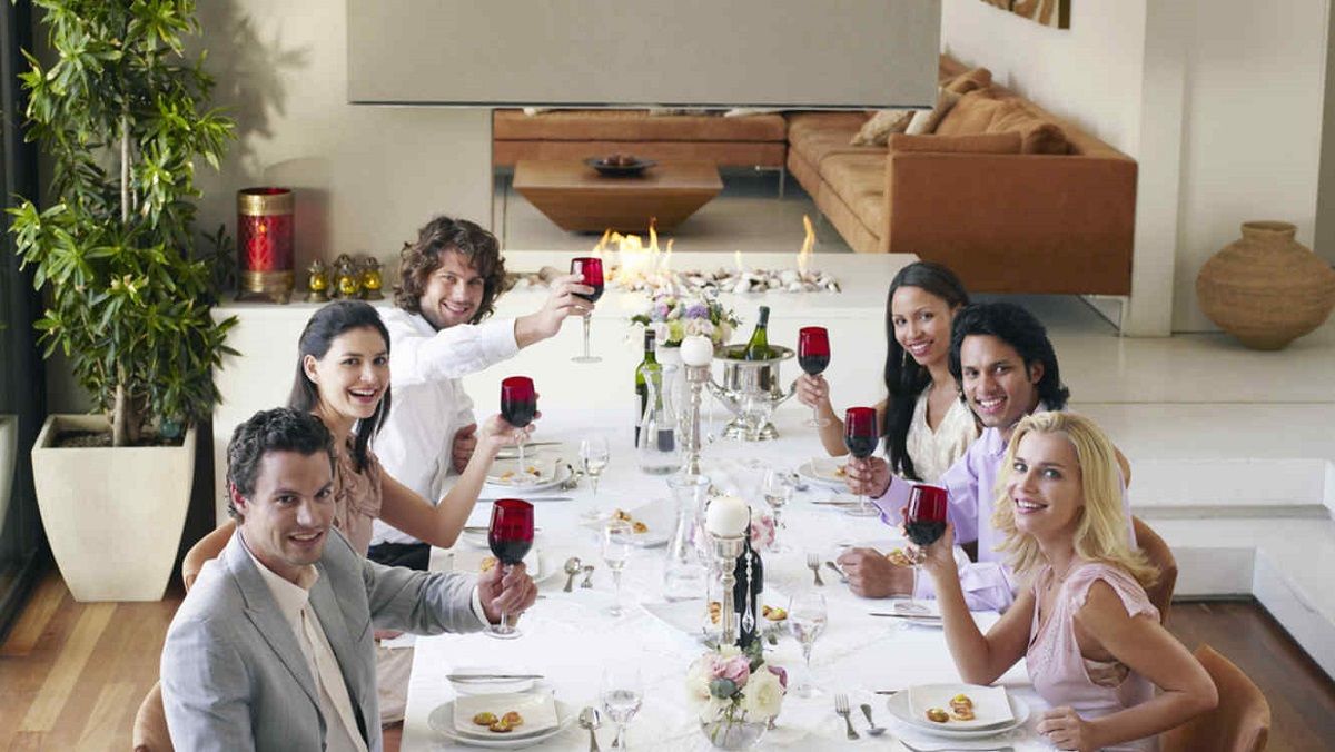 Curiositemujer's tweet photo. Cómo vestirse para comidas y cenas informales sin perder el estilo #destacado #eventoinformal #lookinformal #looks #moda #reuniones https://t.co/naHBrAVLwV https://t.co/CIQhi2IEDV