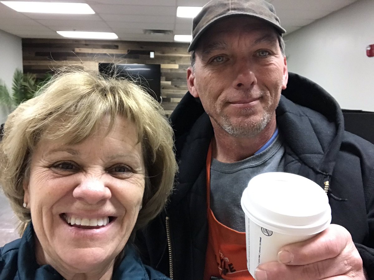MsPenguinD237's tweet photo. 3406 West Lebanon   Keep the hot cocoa flowing.  It’s cold outside.  #district237 # https://t.co/pLyGdLYM4J