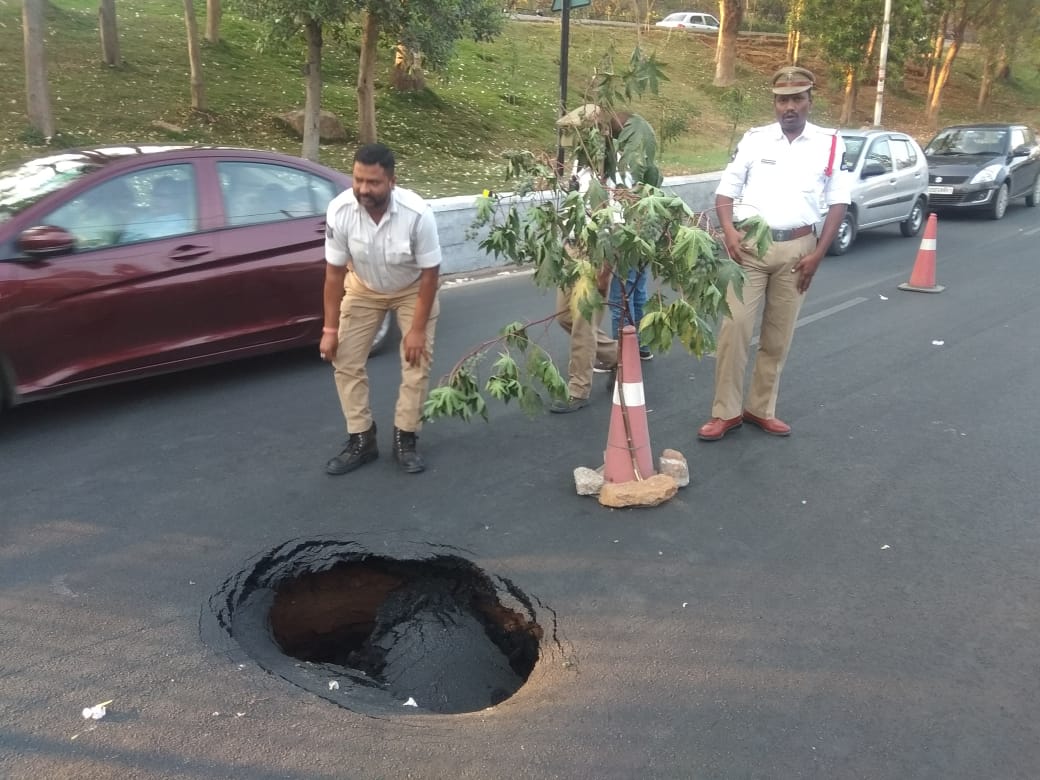 Hyderabad Traffic Police tweet media