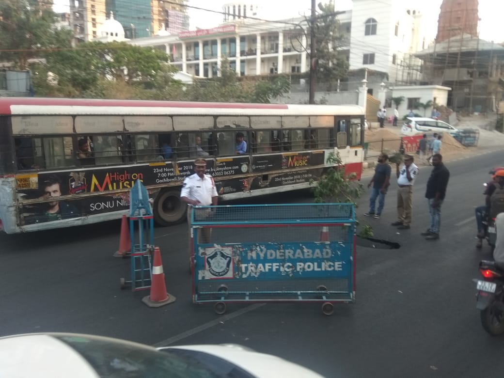 Hyderabad Traffic Police tweet media