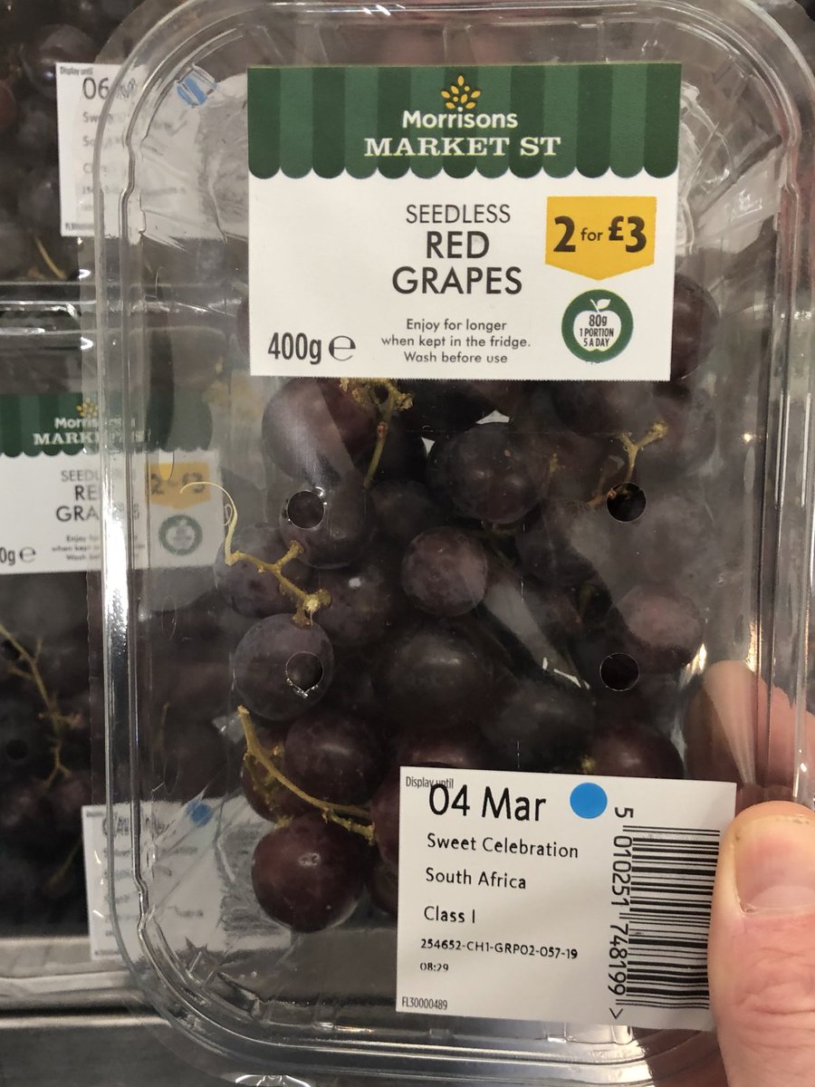 iFruitLtd's tweet photo. Seems that 400g is in a 500g punnet #overpackaged although for the best they give you 500g of product but well you 400g. @Morrisons ? https://t.co/TKIiSKrqqF