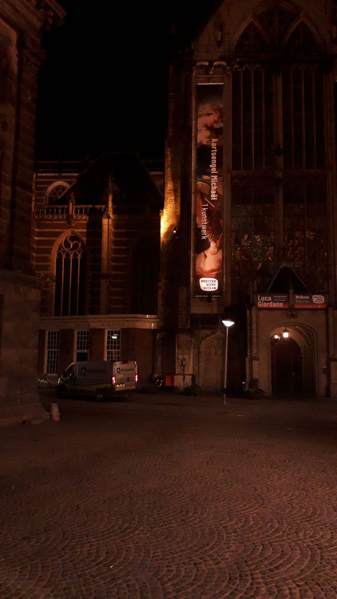 Prommenz's tweet photo. Het @GVBnieuws is voornemens enkele putkasten op de Dam, in de Paleisstraat en in de Mozes en Aäronstraat te vervangen. Afgelopen donderdag hebben Michiel en Dennis alvorens deze werkzaamheden een verkennend bodemonderzoek uitgevoerd. Dit leverende een aantal mooie plaatjes op. https://t.co/87kHBgTJUs