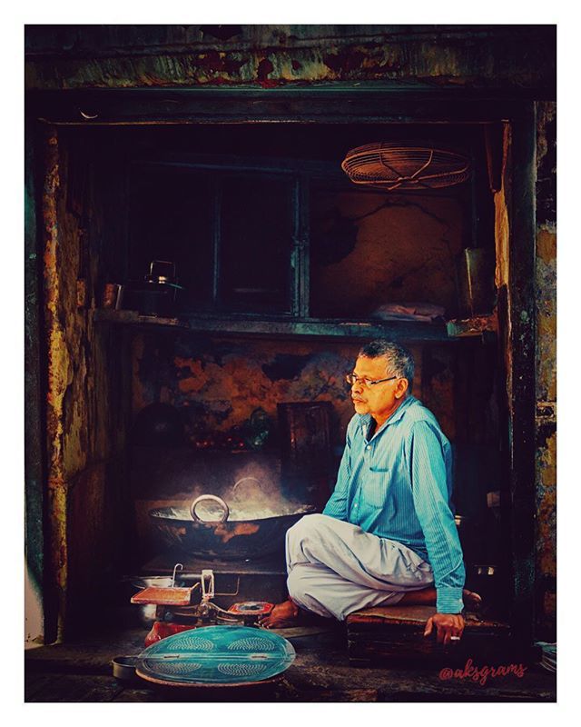 askaks's tweet photo. Generations have run this business... every nook & corner tells you a story.
#incredibleindia
#olddelhi
#foodporn
#shop
#Legacy
#Wait
#storyinaframe
#art
#oldlines
#India
#travel
#travelgram
#history
#culture
#streets
#streetphotography
#storyina… https://t.co/enWdGE1Ixw https://t.co/rqAvLGac8o