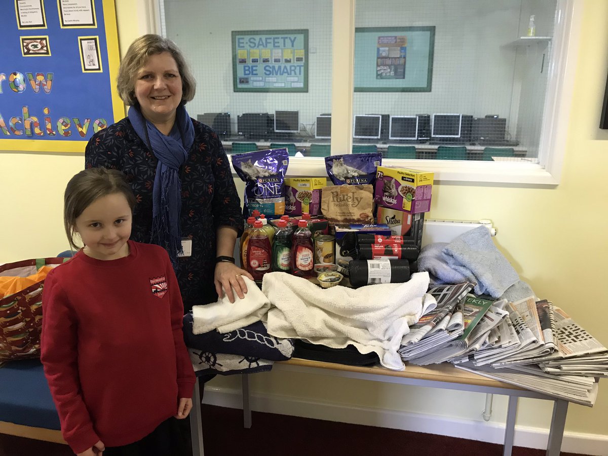 MakePlayandDo's tweet photo. @EastergateCe @brentlodge After Volunteering at Brent lodge Aimee asked her school community to donate items for The Wildlife Hospital! What an amazing group of people to come together and collect all of this for the Hedgehogs and Wildlife at Brent Lodge! https://t.co/zWqPLcg66G