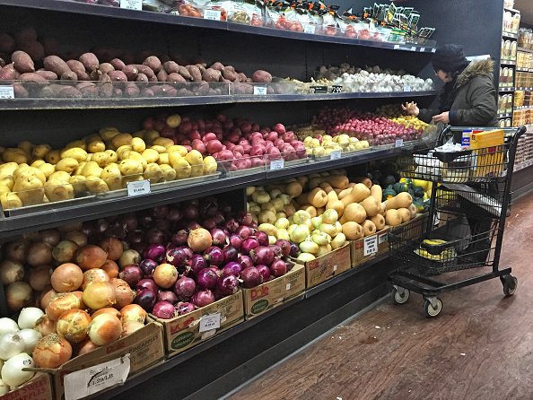 Rekabet Kurumu, sebze ve meyve fiyatlarından dolayı 23 zincir market hakkında soruşturma başlattı
bbc.in/2TyMqY6