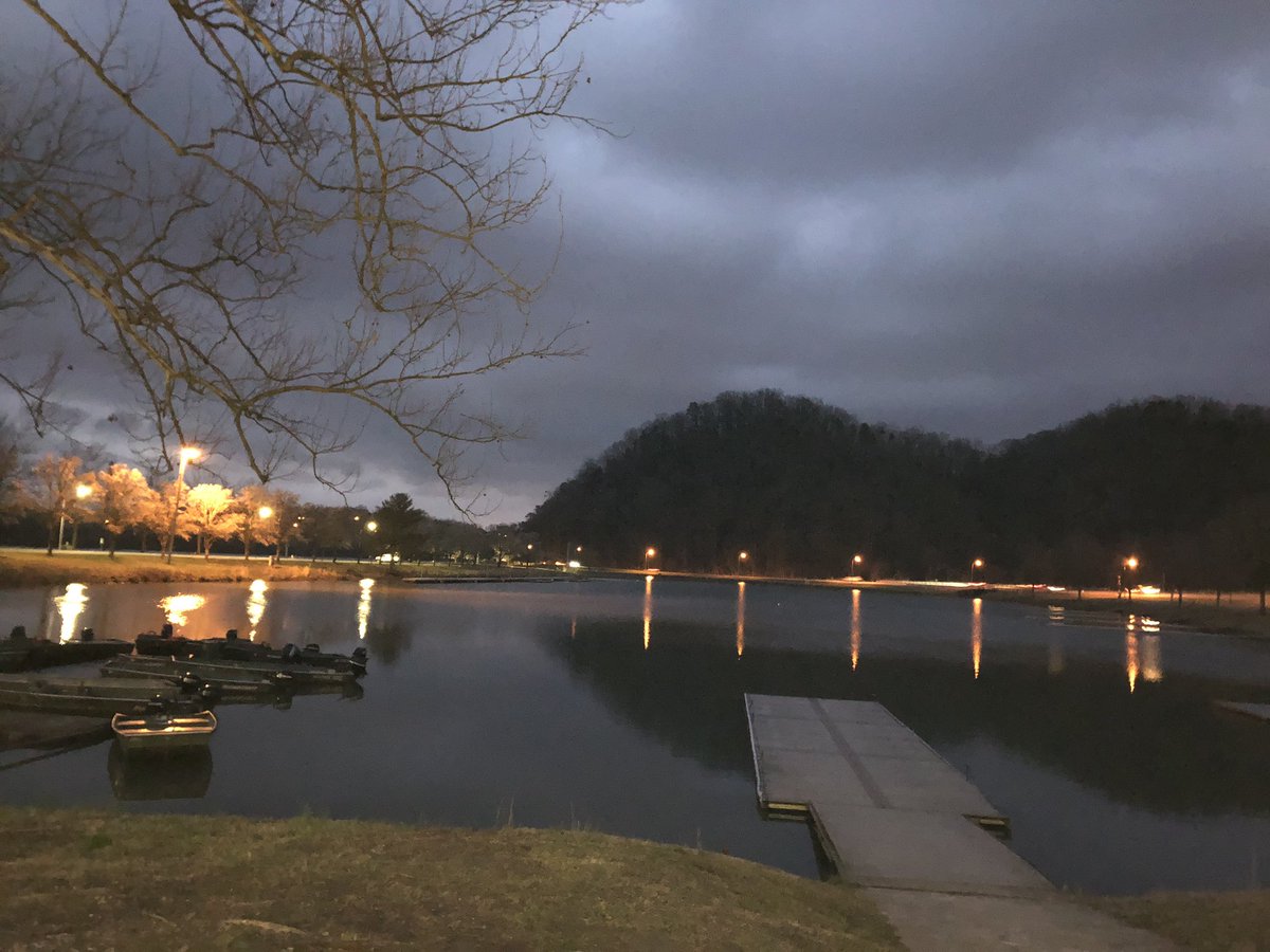oakridgerowing's tweet photo. Spring training mornings 😍 #RowOakRidge https://t.co/uN87WFFQdQ