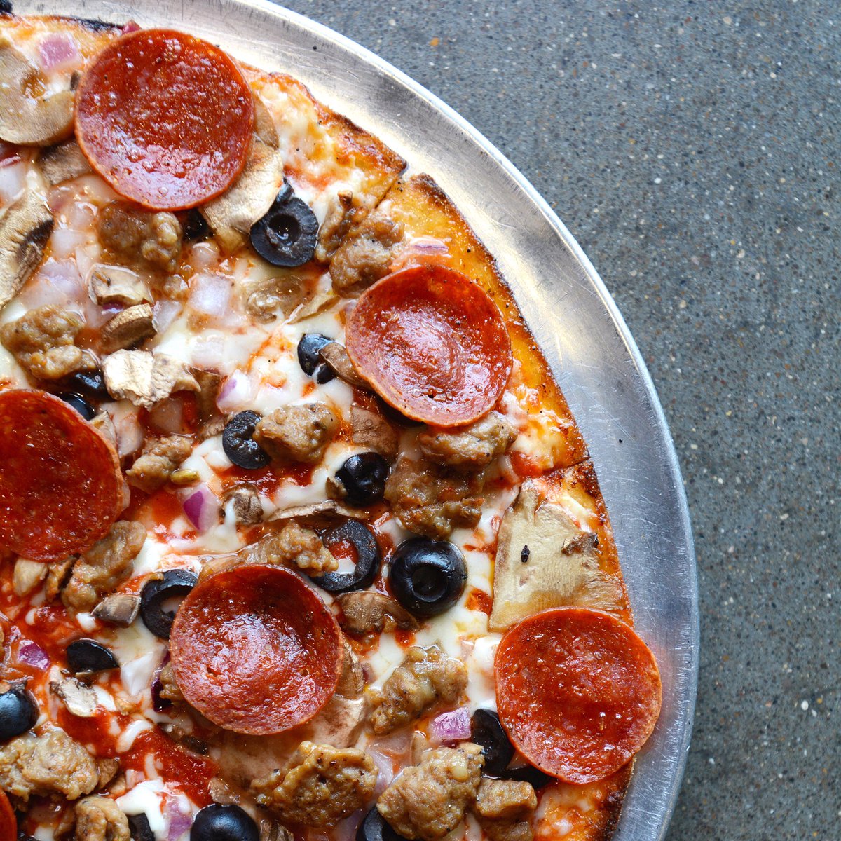 Here’s to a beautiful Monday and a supreme week. Our first Louisville location at Cardinal Towne opens tomorrow. We look forward to serving you and suggest you try our signature supreme pizza. 🍕🥗🌯
📸 Josh Keown 
#topptpizza