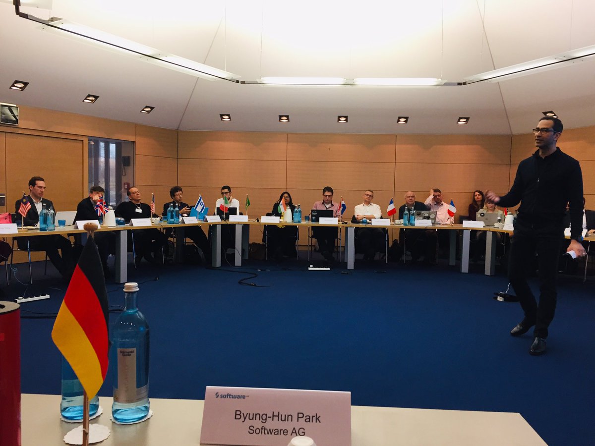 .<a href="/SoftwareAG/">Software AG</a>‘s International Press Day 2019 at our headquarters in #Darmstadt. CEO <a href="/SanjayBrahmawar/">Sanjay Brahmawar</a> delivering his keynote 💪🏻💪🏻💪🏻 #IoT #Industry40 #Integration #SoftwareAG #FreedomasaService