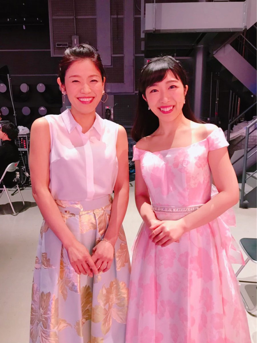 津吹みゆofficial على تويتر 同じ事務所の先輩 川野夏美さん お誕生日おめでとう って 素敵なプレゼントをいただきました ありがとうごさます テレビ東京 歌いーな 川野夏美 さん