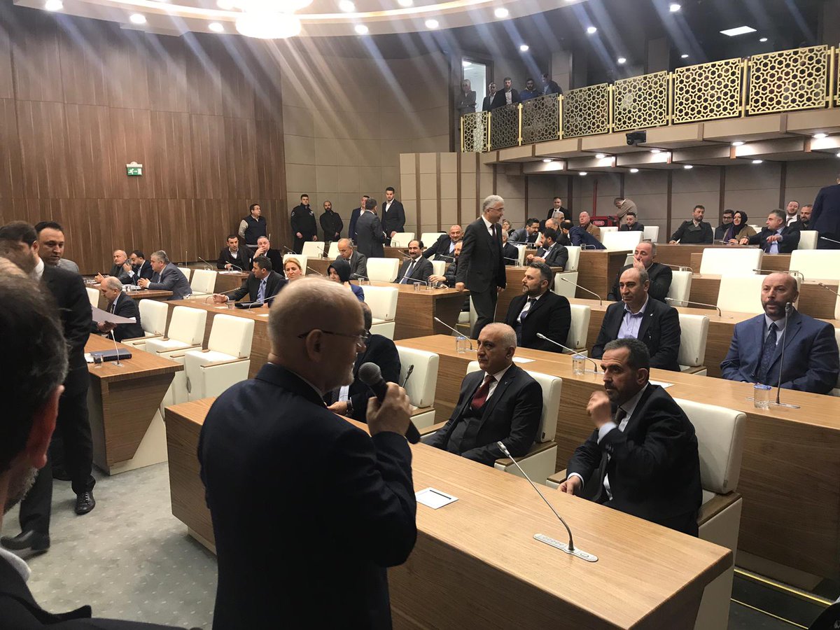 aksoguksu's tweet photo. Beykoz Belediyemiz tarafından ilçemize kazandırılan Belediye Meclis  Binasının açılışını gerçekleştirdik.   Yapımında emeği geçen herkese teşekkür ediyor, her zaman ilçemizi daha  ileriye taşıyacak hayırlı kararlara imza atılan bir mekan olmasını  temenni ediyorum. https://t.co/ZEEjo666vm