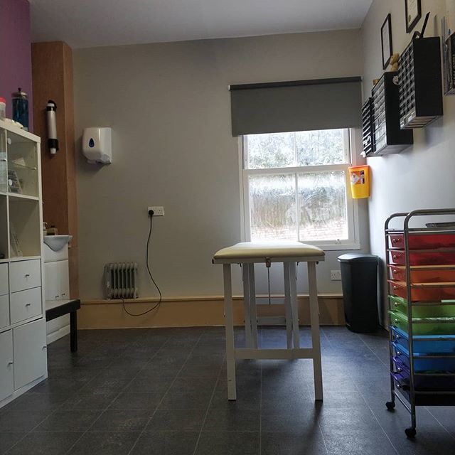 DPinkushion's tweet photo. Omg omg!! Actual studio!! Looks like a studio and everything!! #newstudio #piercersofinstagram https://t.co/p2JDtu2Nj5 https://t.co/1J3oarUvrG