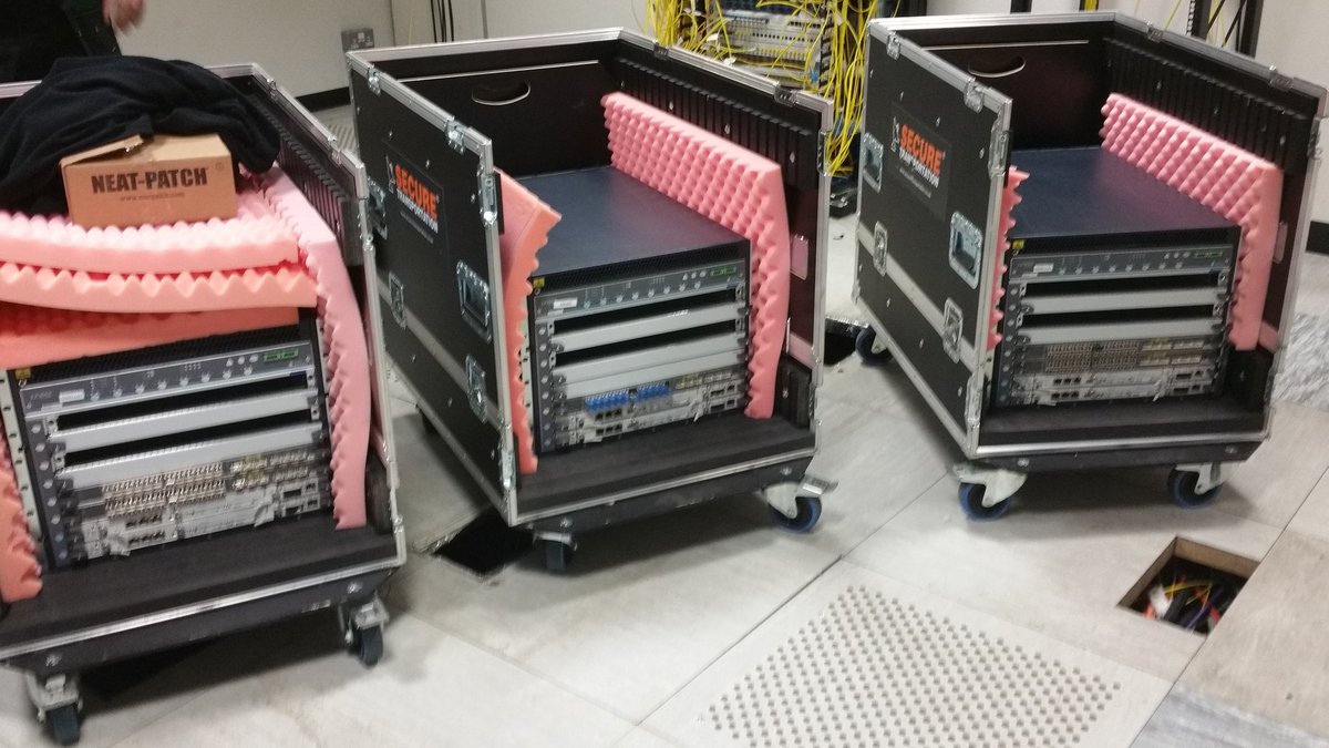 securetrans's tweet photo. Busy start to the week, 2nd job of Monday, decommissioning 3 x #JuniperNetworks #MX480's De racked and flight cased ready for redeployment to #Sofia #Bulgaria #computertransport #datacenters #routers #Juniper #serverrelocation #servers #switches #transport #logistics https://t.co/2z5sP2frdY