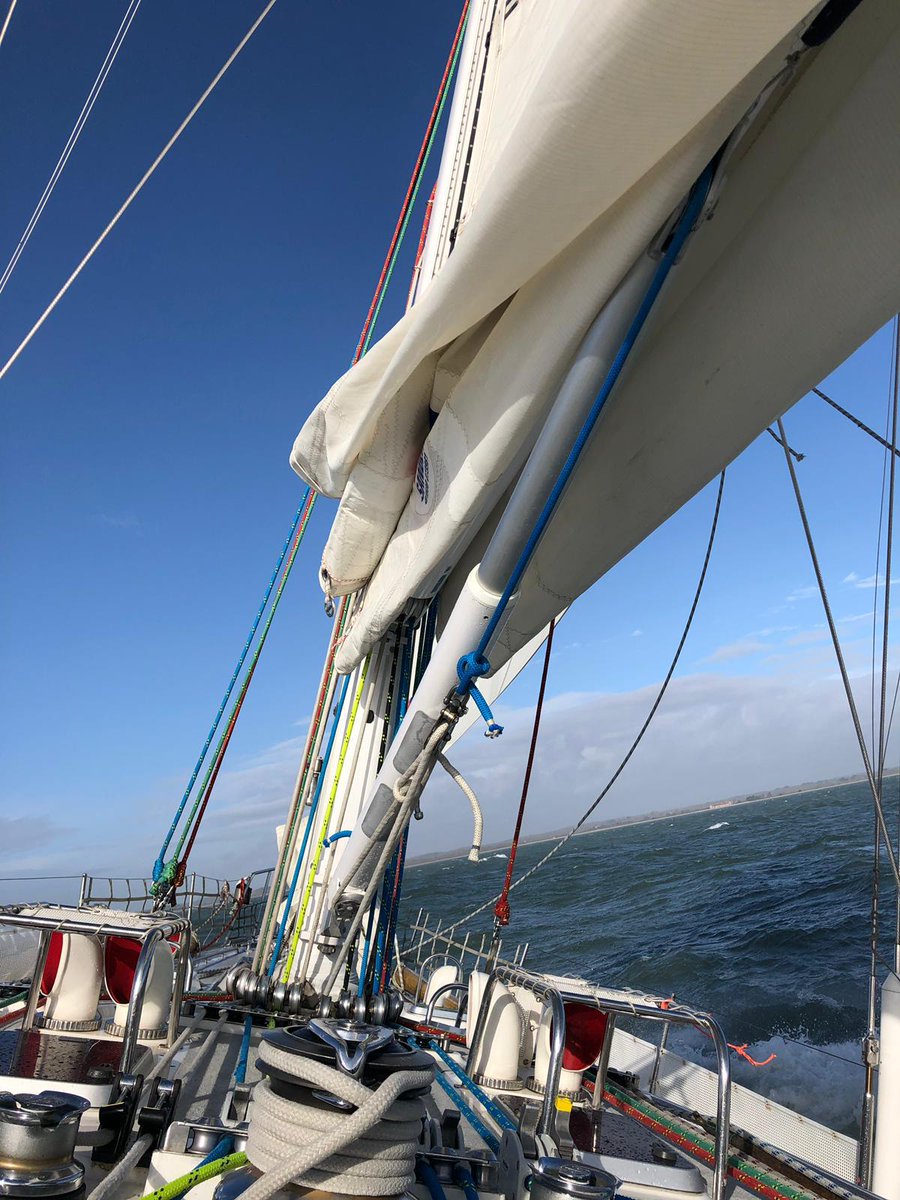 30armdengrsqn's tweet photo. Armoured Troop making the most of a weeks sailing, two personnel supported @REYCOffshore last week, acting as crew to enable skippers to qualify. #adventure #yourarmyneedsyou #gettingpaidforthis https://t.co/2Co7SUbQl6