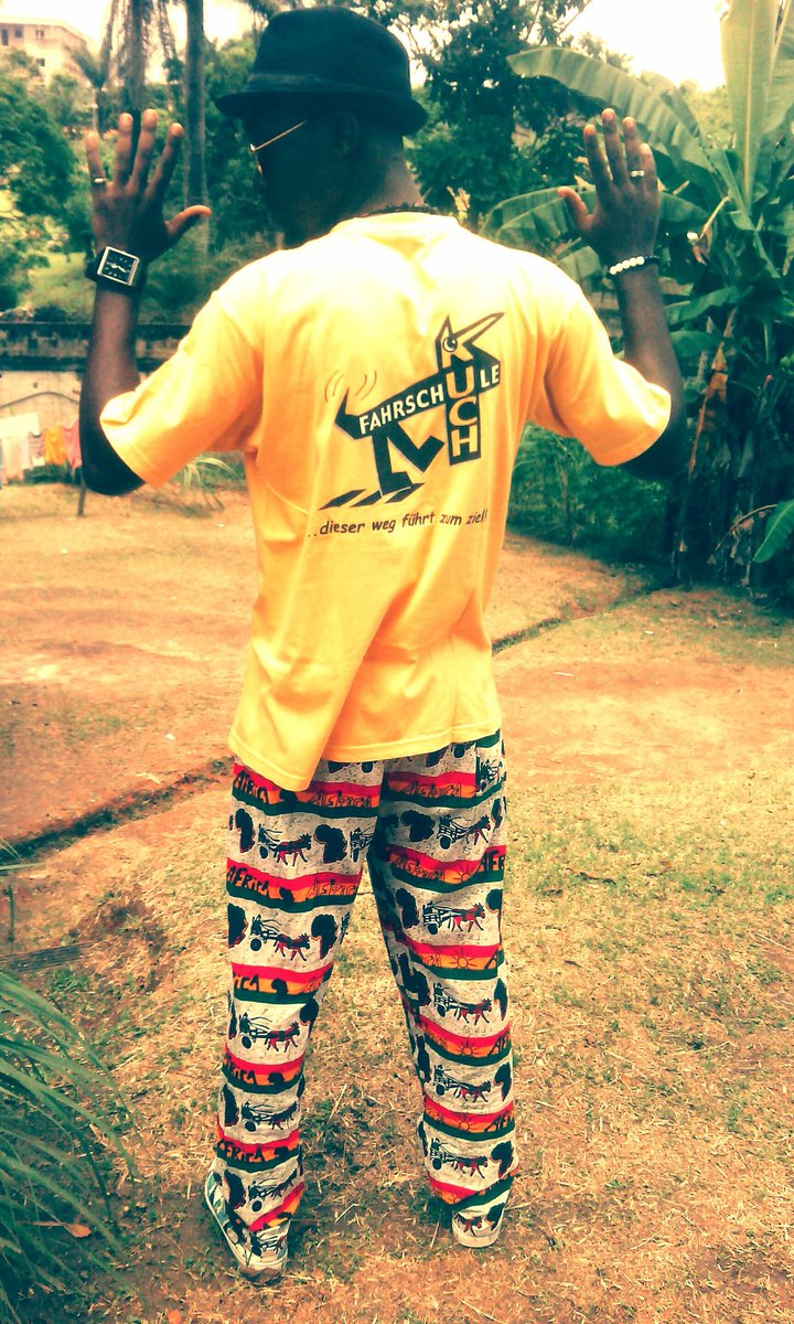 scott_colonel's tweet image. Ça se passe ici
Africain et fière
Fang et fière