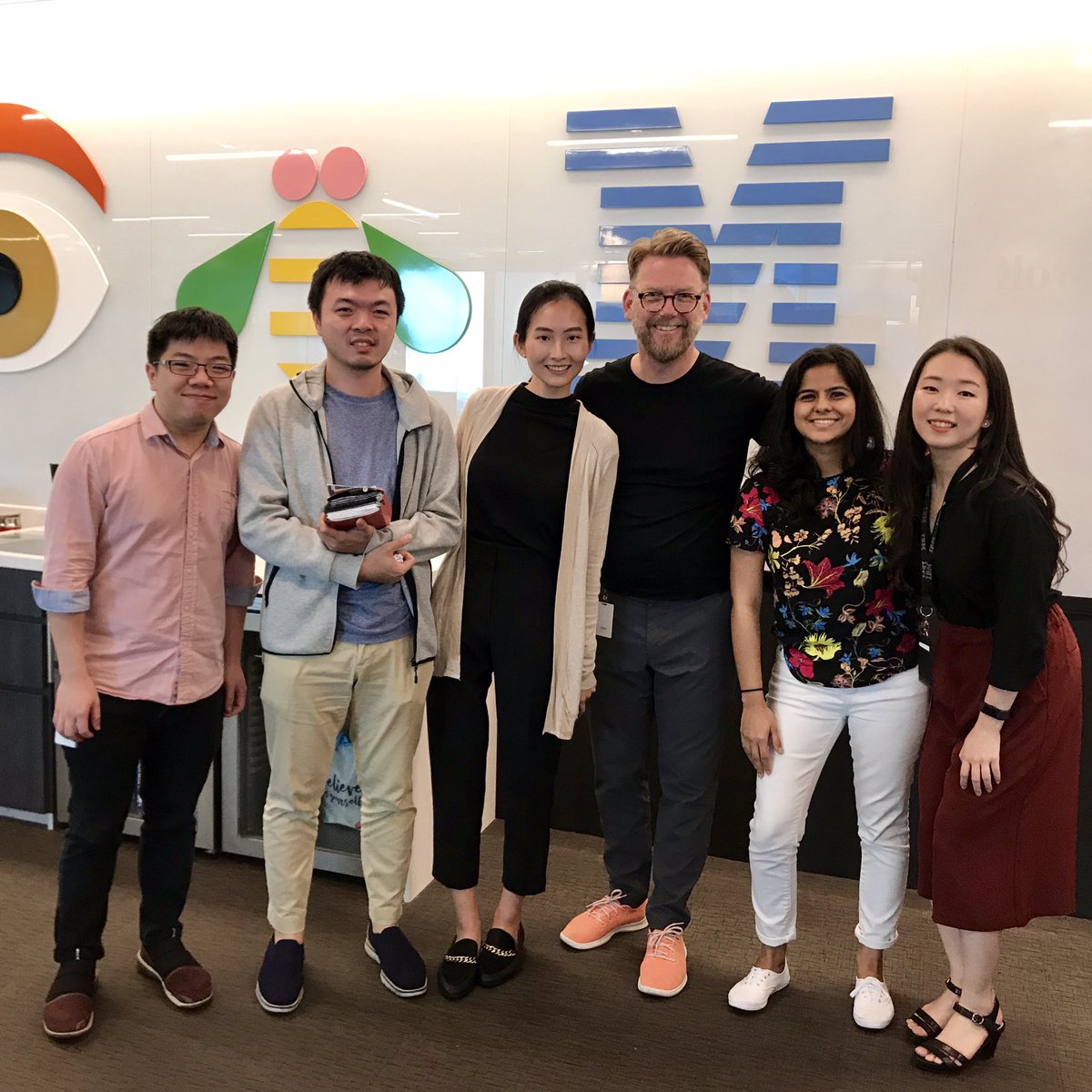 douglaspowell1's tweet image. Great to visit the team at #IBMStudios Singapore today. Amazing energy and dialogue. @ibmdesign