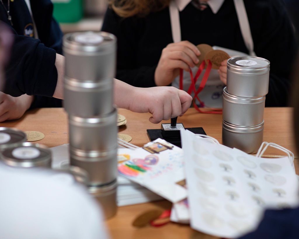 BolsterCom's tweet photo. Hi my name is Peter I love making candles &amp; being in the workshop. I have got really good at measuring &amp; pouring. @TheGoodSpaceNI @GordonsChemists @SouthernHSCT #SocEnt #learning https://t.co/bHt4bLIxzV