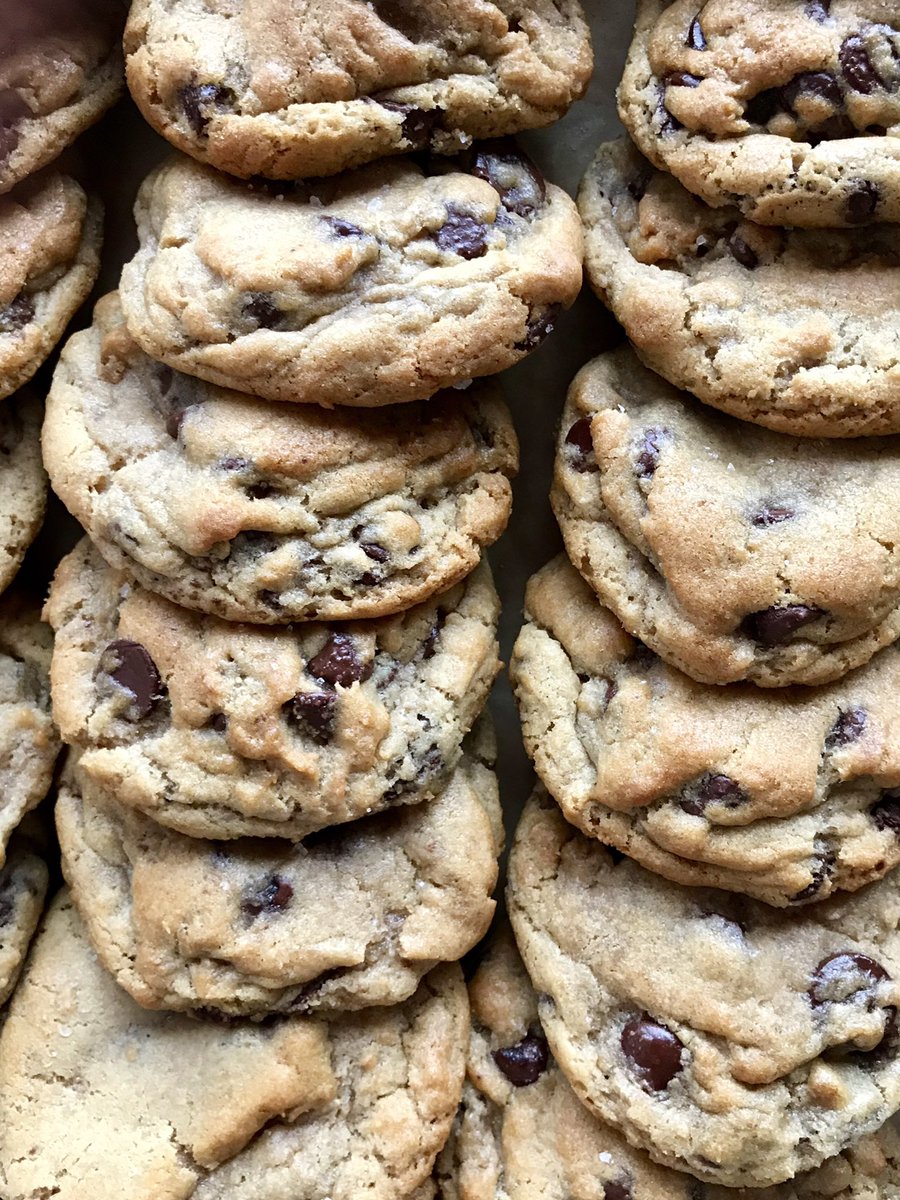 fix_cookie's tweet image. Start your week off right with Cookie Fix.🤩❤️ #CookieFix  #chocolatechip #cookies