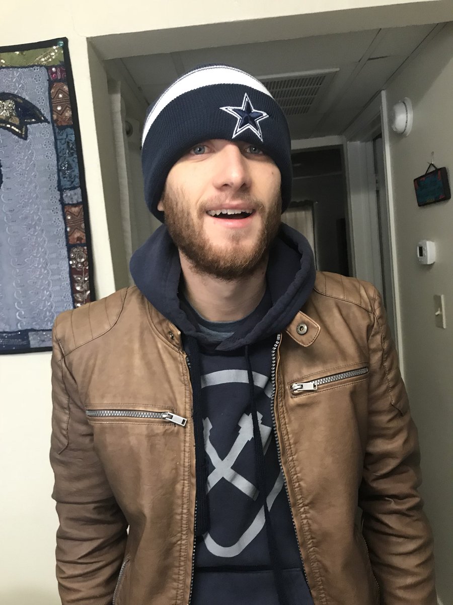 taylor_siebs's tweet photo. My Texas Cowboy 😍 #itscoldtoday https://t.co/x45tU4Qrrx