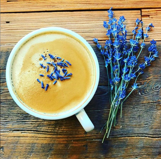 Upbeat Spotify playlist? Check. Lavender dulce from The Press? Check. Let's conquer this Monday. 

[📸:@417thepress]