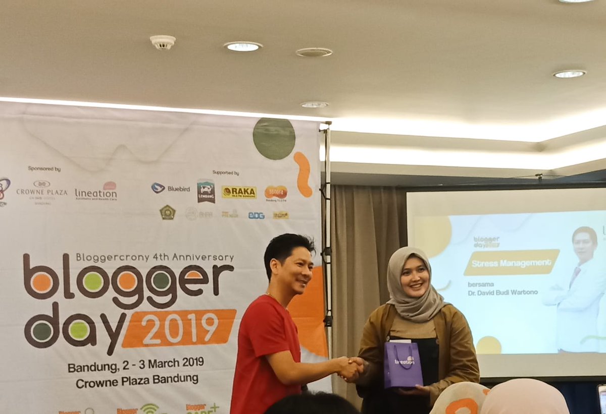 megarachmaaa's tweet image. Seneng banget dapet pencerahan setelah di healing di acaranya @bloggercrony kemaren sama Dr David. Lebih plong dan sebenernya itu agak curcol sih hehe #4thBCC #bloggerday #bloggerday2019 #BloggerDay2019Bandung
