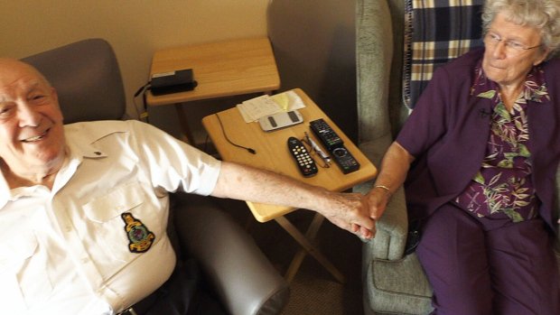 CTVNews's tweet photo. Ont. couple met thanks to message in a bottle nearly 70 years ago https://t.co/hYPvlsDQ9x https://t.co/qhg39F5rQz