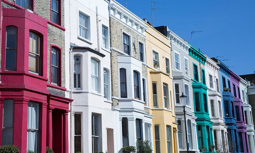 GrantDMcCracken's tweet image. What happens when your neighborhood becomes a fashion shoot? “Houses in Notting Hill highlight whatever you wear, [says one Instagram influencer]. People come in groups of four &amp;amp; five, armed with changes of clothes &amp;amp; make-up.” #instagrameffect #culturecamp buff.ly/2tT0v49